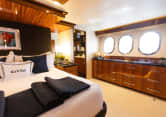 CA’D’ZAN 80ft Hatteras sold superyacht - stateroom
