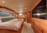 SIR JON II 90ft Hatteras sold superyacht - stateroom
