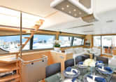 MONTRACHET 80ft Ferretti Yachts sold superyacht - dining area