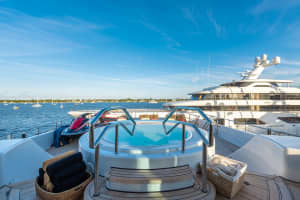 Avanti Sundeck