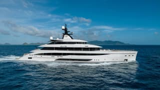 AMOR À VIDA 220ft CRN luxury superyacht - profile view