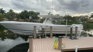 LOTFULL 37ft Intrepid luxury motor yacht - profile view