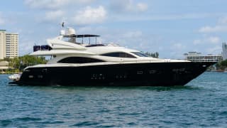 LEADING FEARLESSLY 92ft Sunseeker luxury motor yacht - profile view