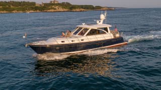 KALEEN 57ft Hunt Yachts sold superyacht - profile view