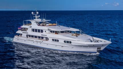 MAGIC 130ft Northern Marine sold superyacht - profile view