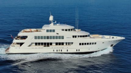Luxury yacht HAKVOORT MIRGAB VI