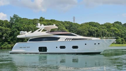 MONTRACHET 80ft Ferretti Yachts sold superyacht - profile view