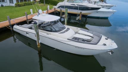 CHIKITA 43ft Cantieri Navali Del Mediterraneo sold superyacht - profile view