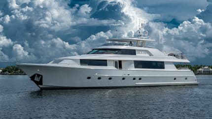 112ft WESTPORT yacht LILA CUY u2014 exterior