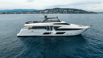 92ft Ferretti Yachts yacht ASTONSEA (EX NINETEEN 42) — exterior