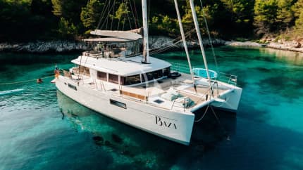 56ft Lagoon yacht BAZA — exterior