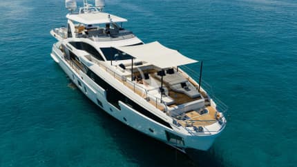 103ft Azimut yacht CARPE DIEM — exterior