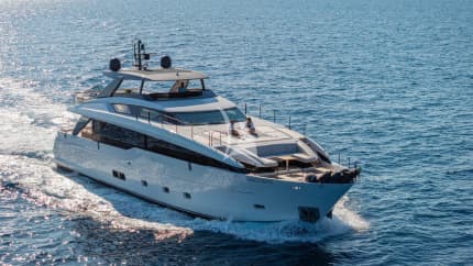 91ft Sanlorenzo yacht CATCH ME — exterior