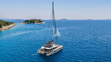 56ft Lagoon yacht COOL BREEZE — exterior