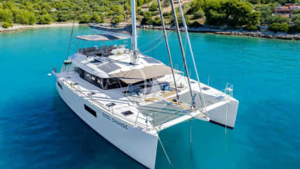 56ft Lagoon yacht COOL CHANGE — exterior