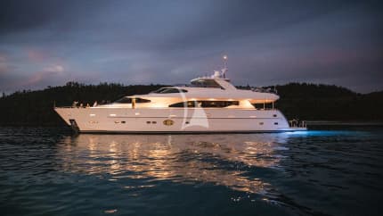 97ft Horizon yacht ENCORE — exterior