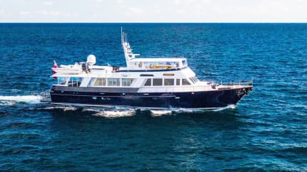100ft PALMER JOHNSON yacht FORTUNA u2014 exterior