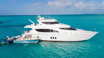 80ft Hatteras yacht GAIL FORCE II — exterior
