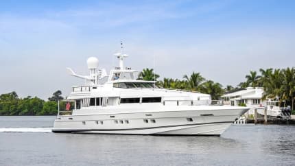 102ft OCEANFAST yacht HIGHLINE u2014 exterior