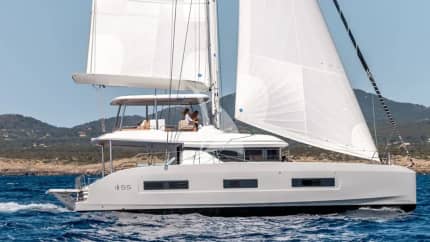 54ft Lagoon yacht LULU — exterior