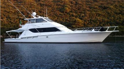 70ft HATTERAS yacht MAKAIRA u2014 exterior