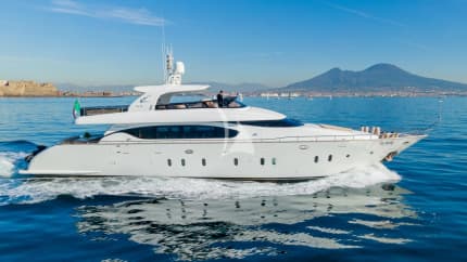 90ft Maiora yacht MY LIFE — exterior