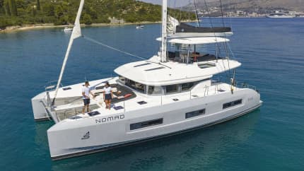 54ft Lagoon yacht NOMAD — exterior