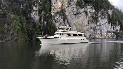 74ft Hatteras yacht NORTHERN LIGHT — exterior