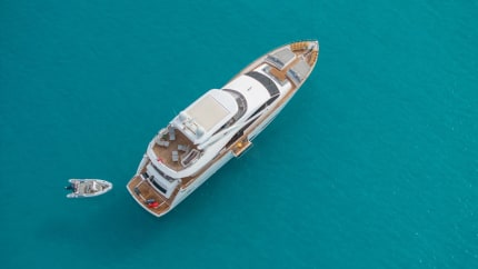 92ft Sunseeker yacht PLAY THE GAME — exterior