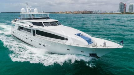 120ft Crescent Yachts yacht RISK & REWARD — exterior