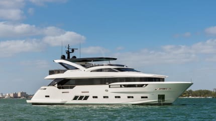 86ft Custom Line yacht THE PEDDLER — exterior