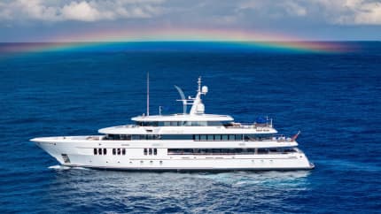 200ft Royal Hakvoort yacht TOP FIVE II — exterior