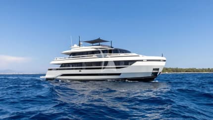 94ft ISA yacht UILIA — exterior