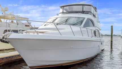 64ft HATTERAS yacht UNSTABIL u2014 exterior