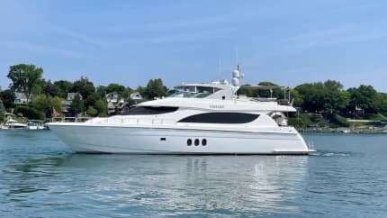 80ft HATTERAS yacht VICTORY u2014 exterior