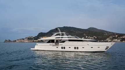 106ft Sanlorenzo yacht VITTORIA — exterior