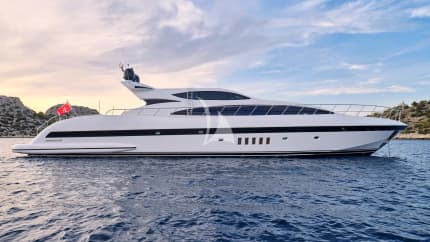 103ft Mangusta yacht WET PANTHER — exterior