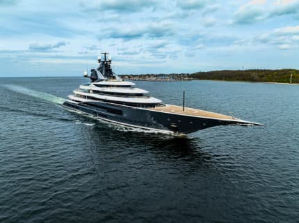 KISMET 400ft Lurssen completed superyacht - profile view