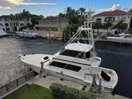 AMAZING GRACE 59ft Hatteras luxury yacht for sale - aft exterior view