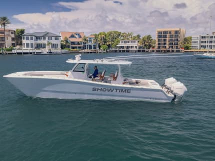 SHOWTIME 43ft Freeman Boatworks luxury yacht for sale - profile view