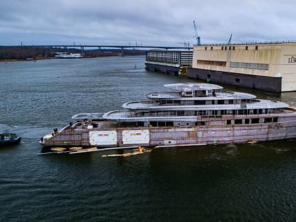 JASSJ 336ft Lurssen new build superyacht - profile view