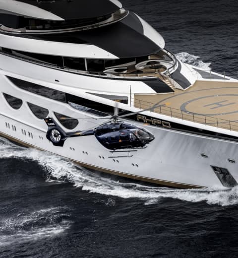 Luxury yacht charter | Moran Yacht & Ship
