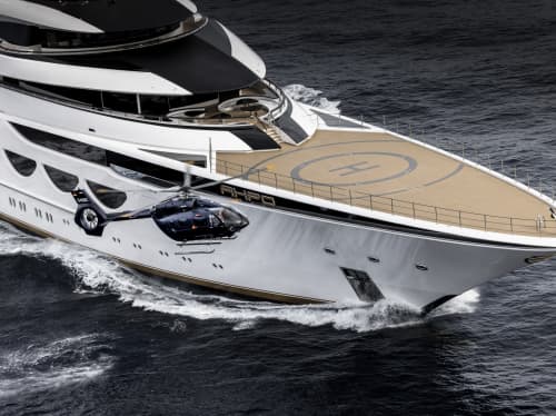Luxury yacht charter | Moran Yacht & Ship