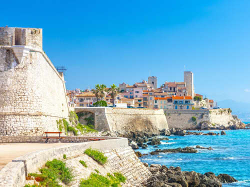 Cannes luxury yacht charter