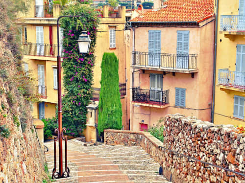 Cannes luxury yacht charter