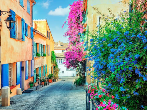 Cannes luxury yacht charter