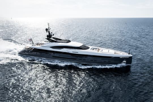 Yacht charters in the Bahamas are unmatched for splendor