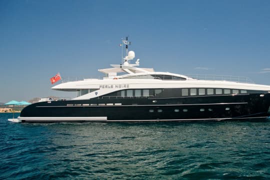 Sales Central Agency Update PERLE NOIRE – 122 Ft. (37.3m) Heesen