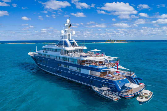 BELLA VITA luxury yacht for charter