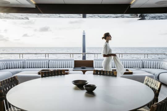 How to charter a private yacht
